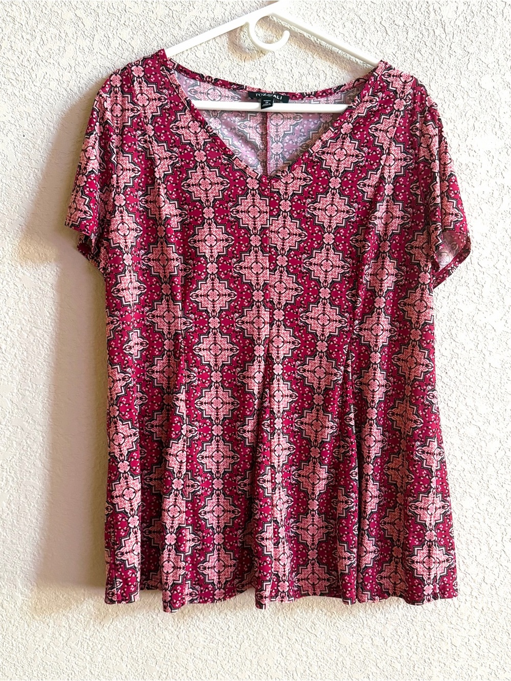 Roz And Ali Shirt, Women's Plus Size 1X, Pink, Allover Print V-neck Short Sleeve
